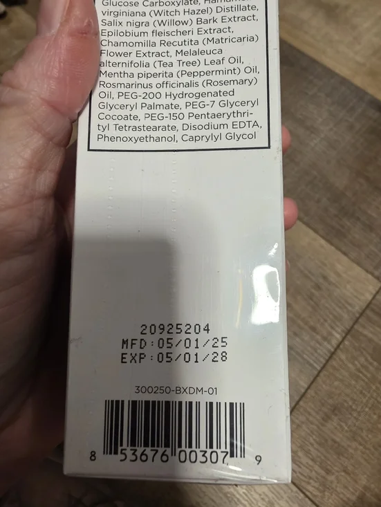 M.A.D ($60) Skincare Salicylic Cleansing Gel 2% Acne Treatment Face Wash 200ml - Picture 4 of 4